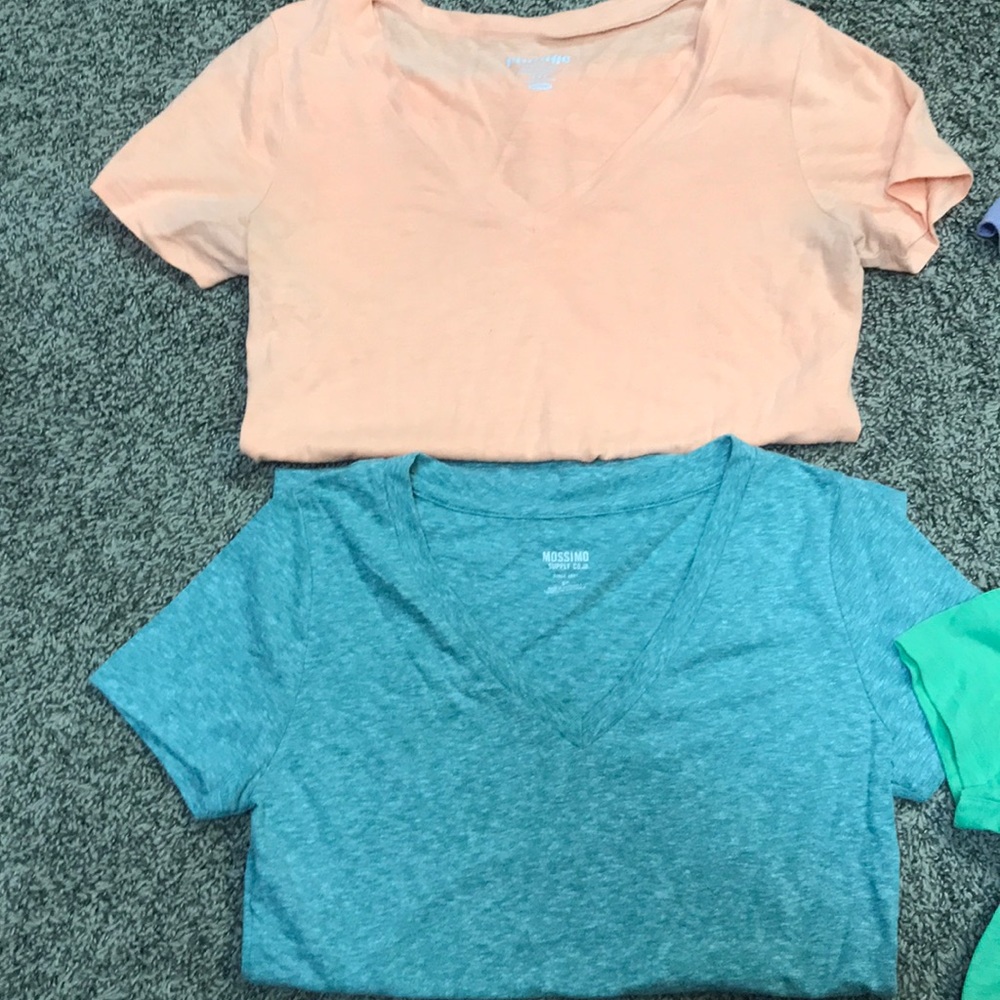 Vneck bundle - Picture 2 of 7